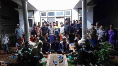 Puluhan Petani Bengkak Wongsorejo yang sedang Mengadakan Kegiatan Musyawarah bersama stakeholder